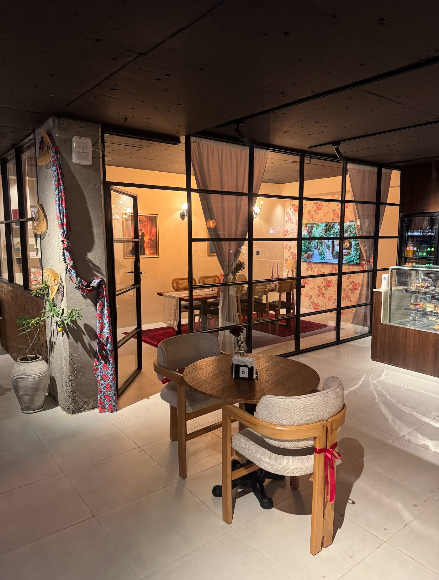 Kurdila private glass room for meetings and celebrations