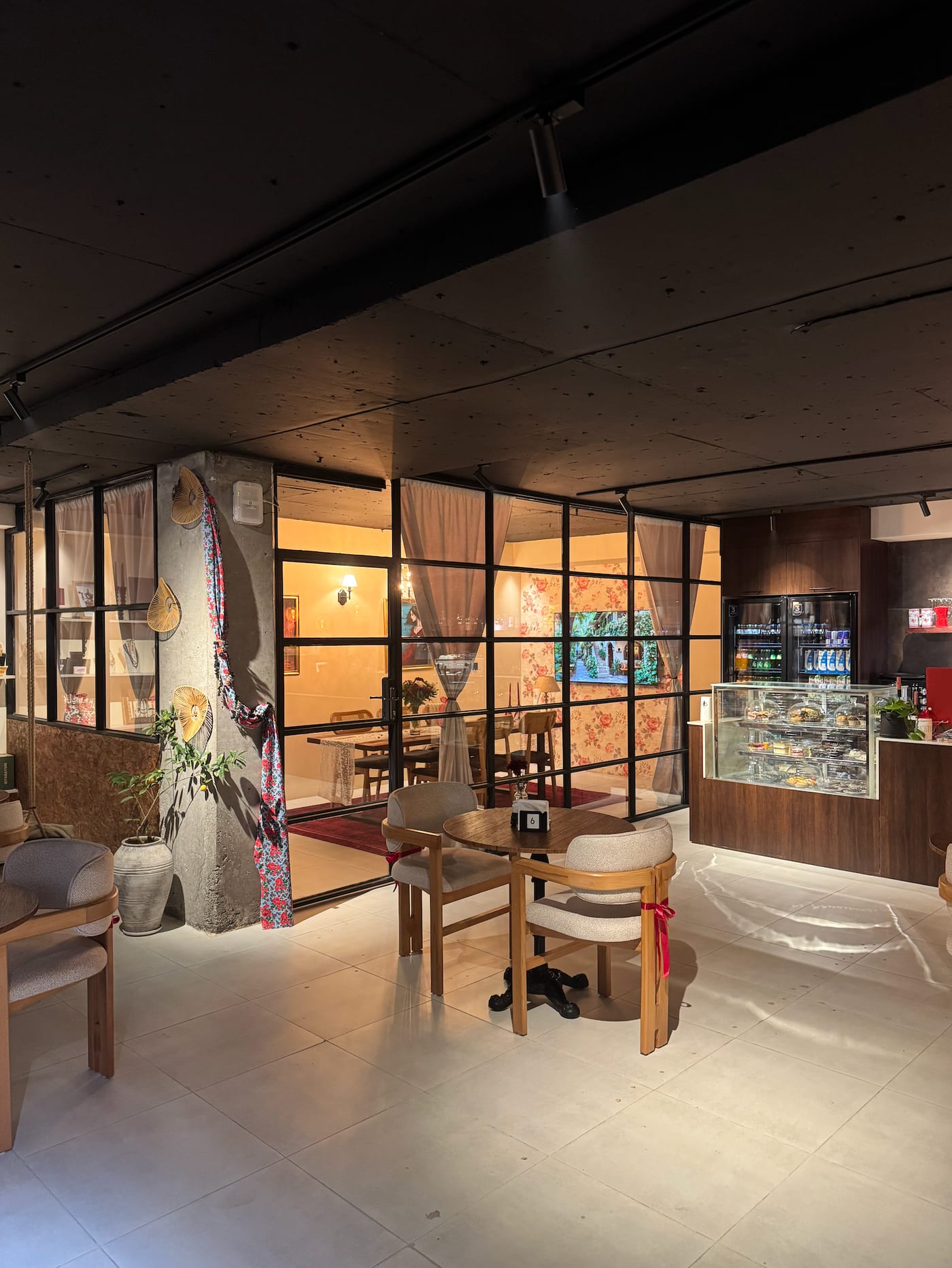 Private room and café interior at Kurdila